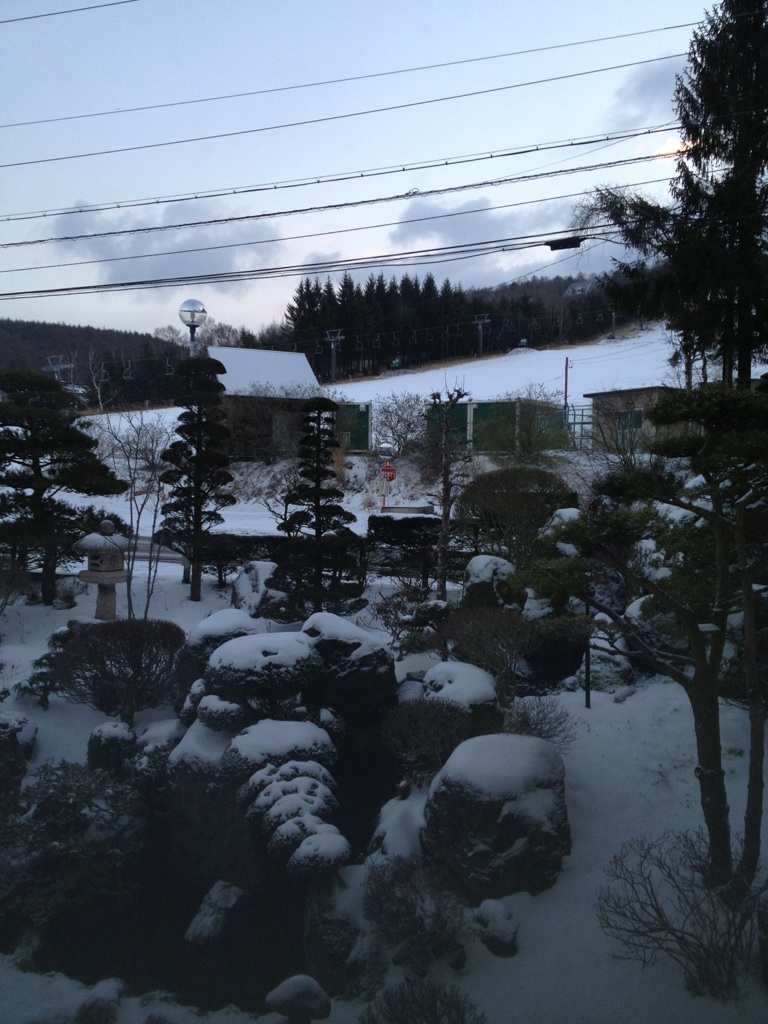 雪、雪、雪、雪、ココナァーツ？