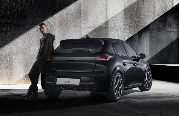 プジョー 特別仕様車 「PEUGEOT 208 GT Hybrid Black Edition」登場！